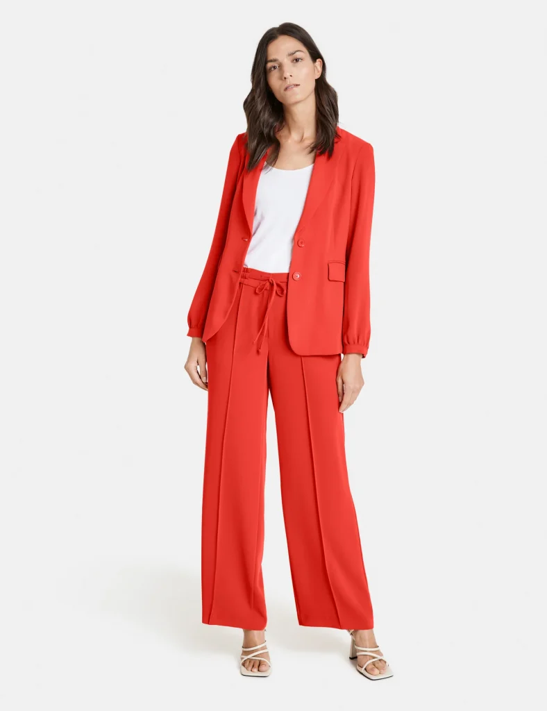 wide-trousers-with-vertical-pintucks-01